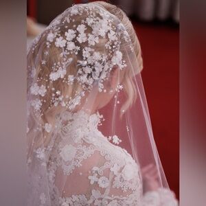 Carolina Herrera Hadley Veil